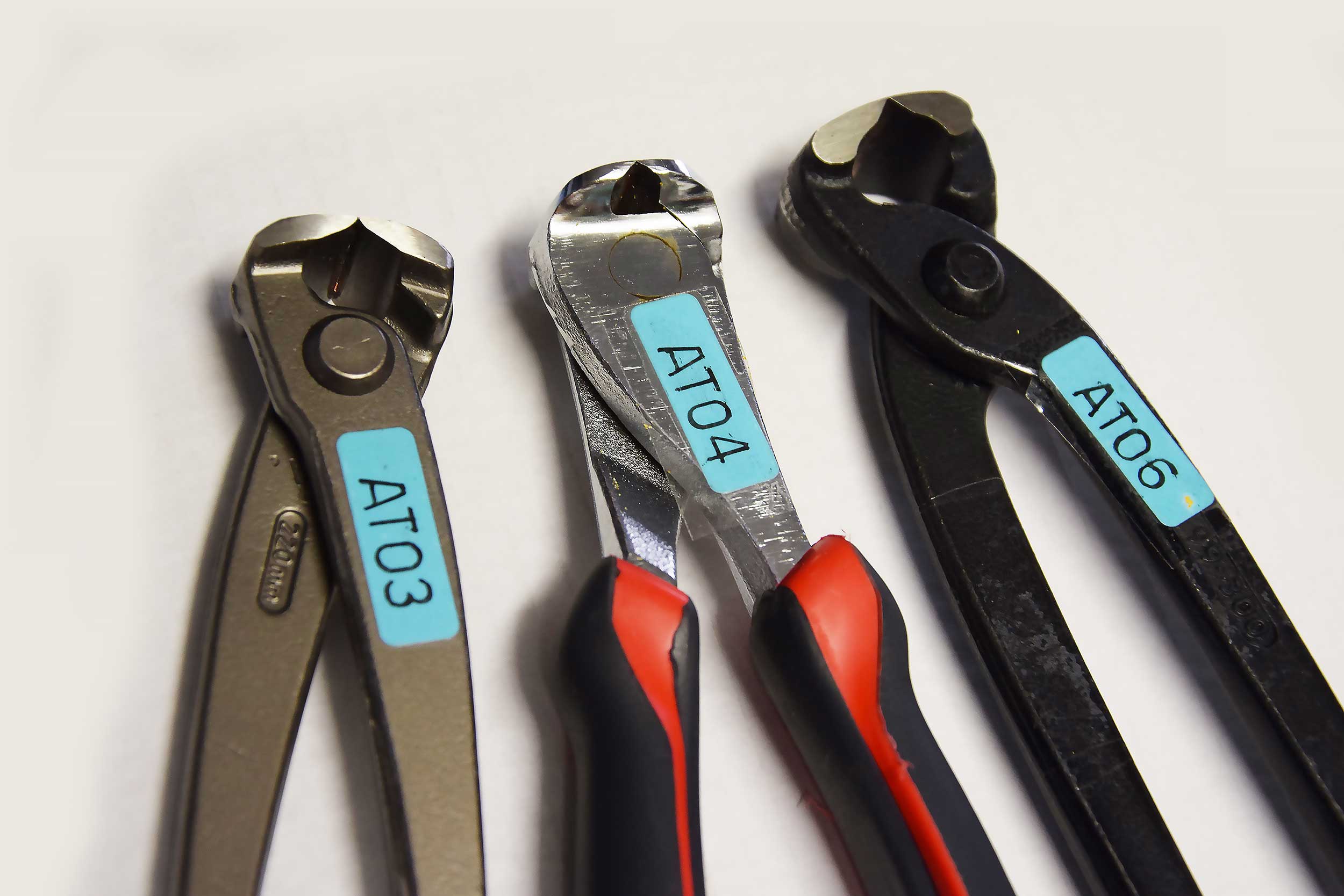 CUTTING PLIERS<BR>AT 03<BR>AT 04<BR>AT06